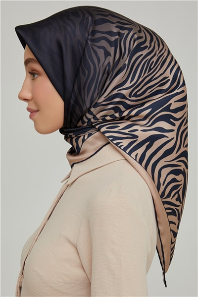 Armine Sura İpek Eşarp 21Ka8654 23
