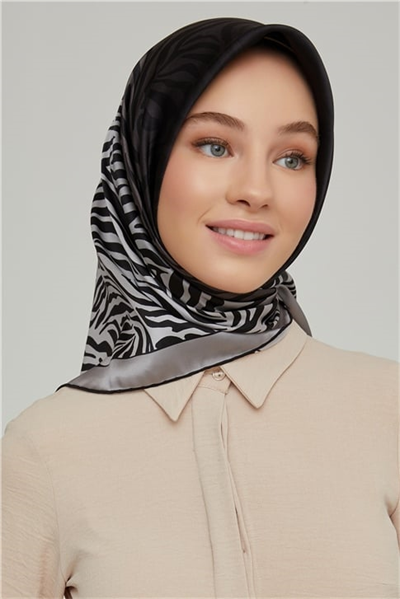 Armine Sura İpek Eşarp 21Ka8654 24