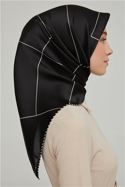 Armine Sura İpek Eşarp 21Ka8655 02