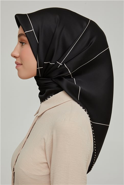 Armine Sura İpek Eşarp 21Ka8655 02