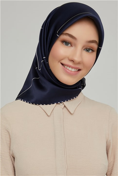 Armine Sura İpek Eşarp 21Ka8655 05