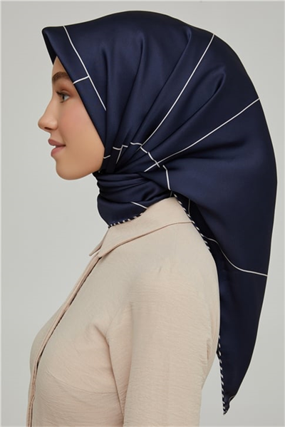 Armine Sura İpek Eşarp 21Ka8655 05