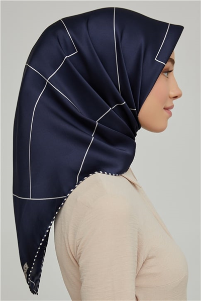 Armine Sura İpek Eşarp 21Ka8655 05