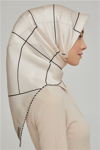 Armine Sura İpek Eşarp 21Ka8655 06