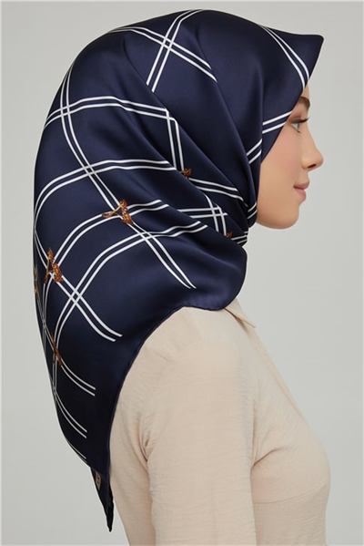 Armine Sura İpek Eşarp 21Ka8656 02
