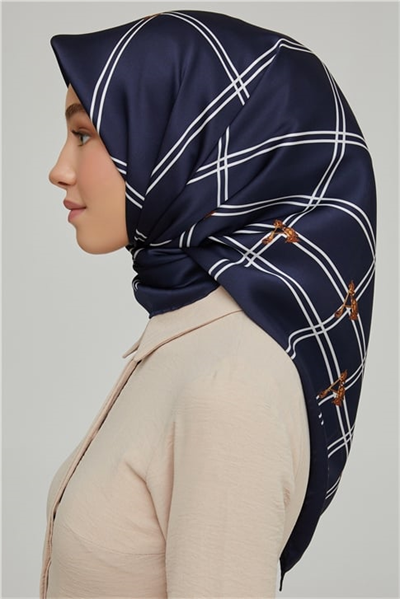 Armine Sura İpek Eşarp 21Ka8656 02