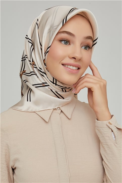 Armine Sura İpek Eşarp 21Ka8656 04
