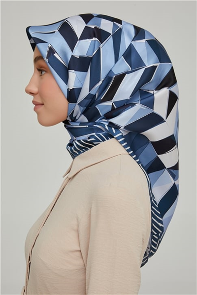 Armine Sura İpek Eşarp 21Ka8658 05