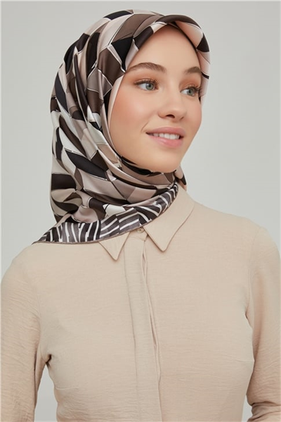 Armine Sura İpek Eşarp 21Ka8658 07