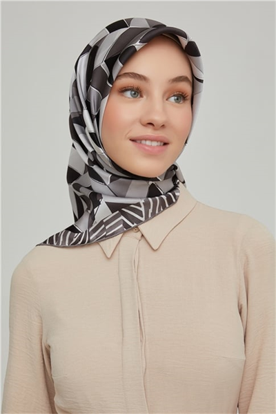 Armine Sura İpek Eşarp 21Ka8658 09