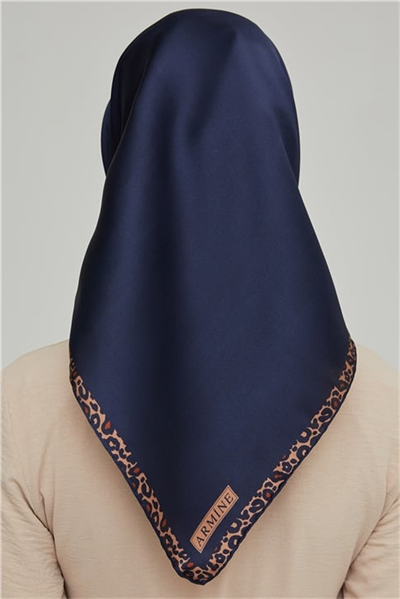 Armine Sura İpek Eşarp 21Ka8660 03