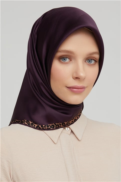 Armine Sura İpek Eşarp 21Ka8660 04