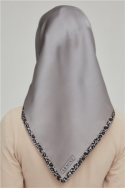 Armine Sura İpek Eşarp 21Ka8660 05