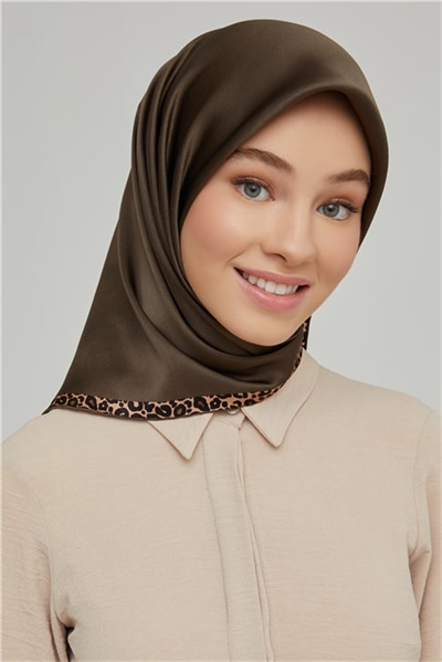 Armine Sura İpek Eşarp 21Ka8660 09