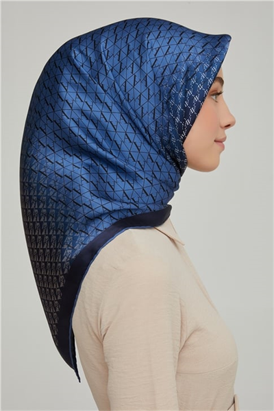 Armine Sura İpek Eşarp 21Ka8661 01