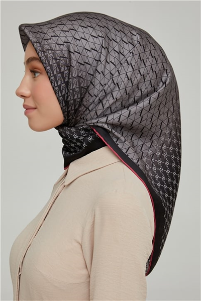 Armine Sura İpek Eşarp 21Ka8661 02
