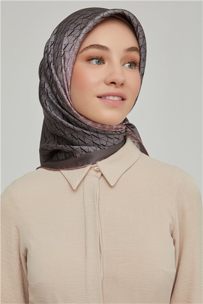 Armine Sura İpek Eşarp 21Ka8661 06