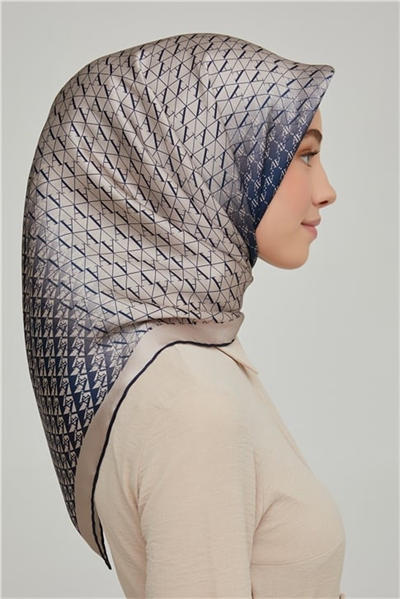 Armine Sura İpek Eşarp 21Ka8661 07