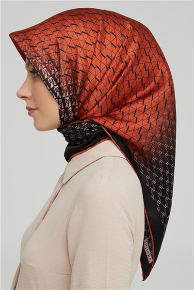 Armine Sura İpek Eşarp 21Ka8661 08