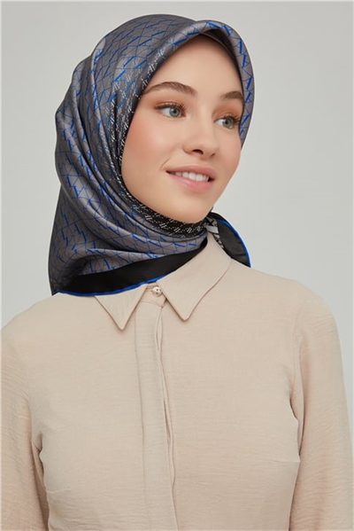 Armine Sura İpek Eşarp 21Ka8661 11