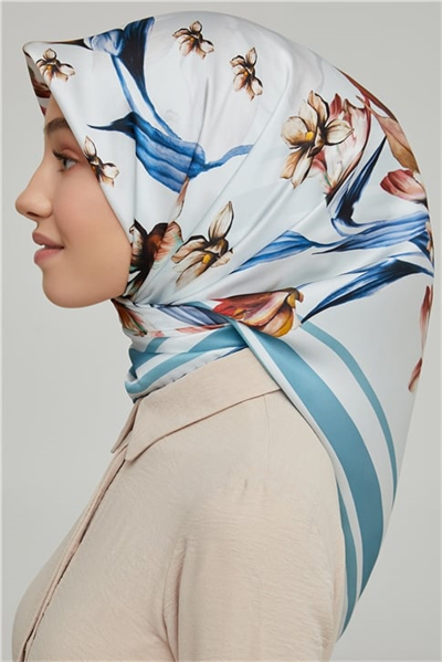 Armine Sura İpek Eşarp 21Ka8662 03