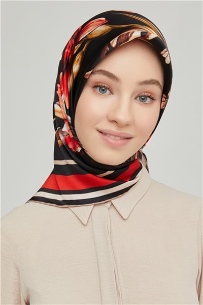 Armine Sura İpek Eşarp 21Ka8662 06