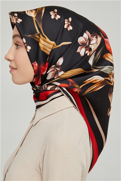 Armine Sura İpek Eşarp 21Ka8662 06