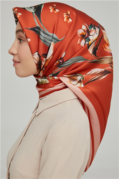 Armine Sura İpek Eşarp 21Ka8662 07