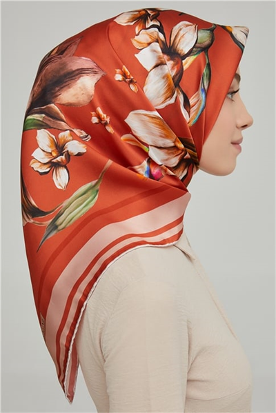 Armine Sura İpek Eşarp 21Ka8662 07