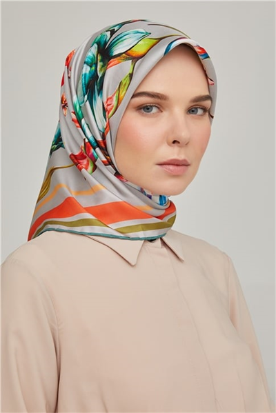Armine Sura İpek Eşarp 21Ka8662 09