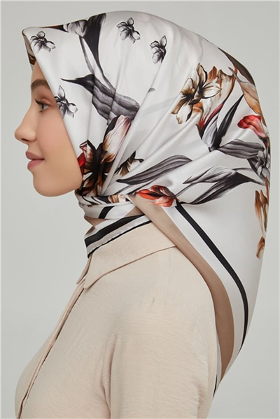 Armine Sura İpek Eşarp 21Ka8662 11