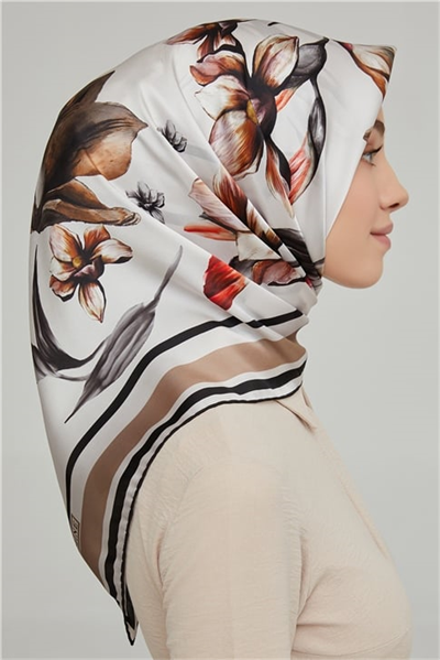 Armine Sura İpek Eşarp 21Ka8662 11
