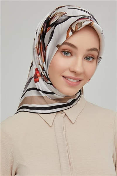 Armine Sura İpek Eşarp 21Ka8662 11