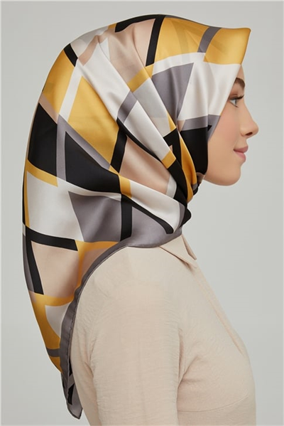 Armine Sura İpek Eşarp 21Ka8664 05