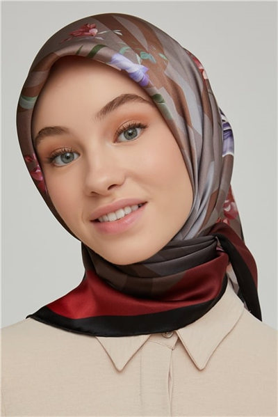 Armine Sura İpek Eşarp 21Ka8666 35