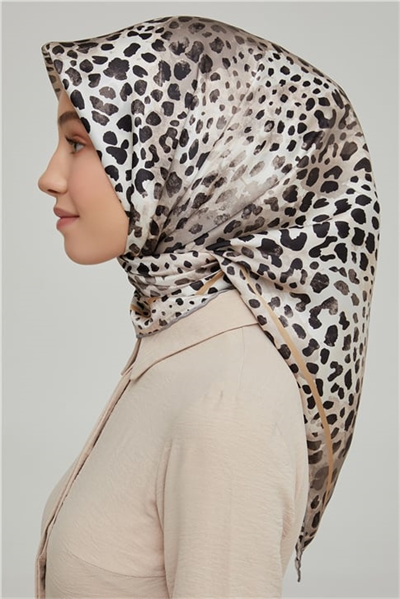 Armine Sura İpek Eşarp 21Ka8667 31