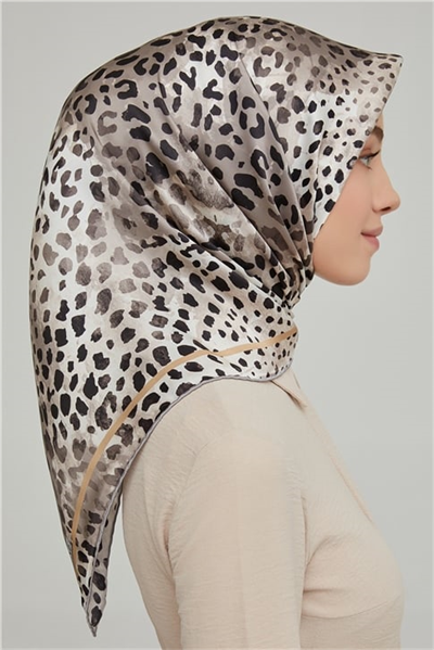 Armine Sura İpek Eşarp 21Ka8667 31