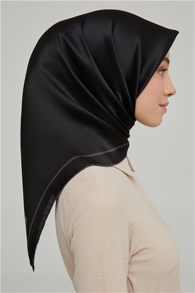 Armine Sura İpek Eşarp 21Ka8668 01