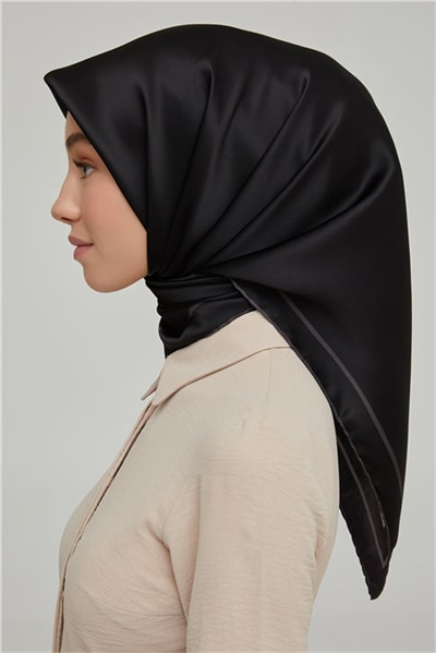 Armine Sura İpek Eşarp 21Ka8668 01
