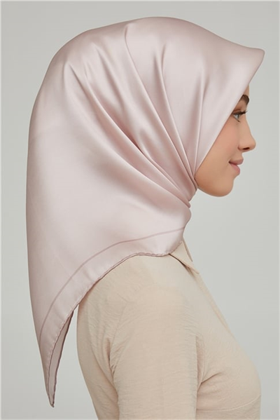 Armine Sura İpek Eşarp 21Ka8668 05