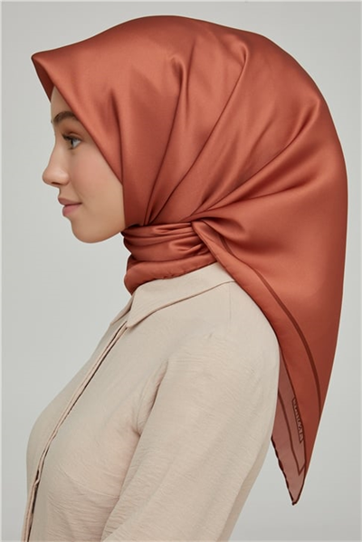 Armine Sura İpek Eşarp 21Ka8668 06