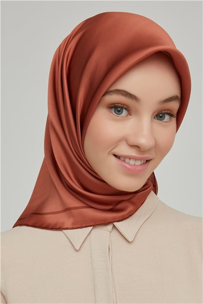 Armine Sura İpek Eşarp 21Ka8668 06