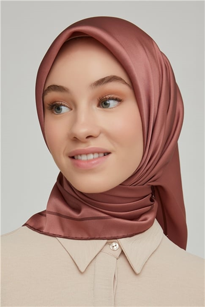 Armine Sura İpek Eşarp 21Ka8668 07