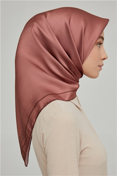 Armine Sura İpek Eşarp 21Ka8668 07