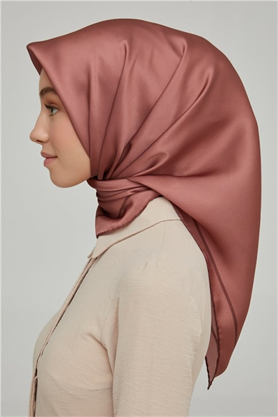 Armine Sura İpek Eşarp 21Ka8668 07