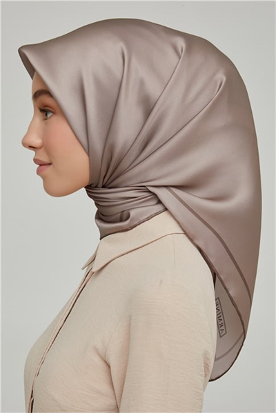 Armine Sura İpek Eşarp 21Ka8668 08