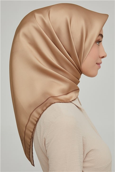 Armine Sura İpek Eşarp 21Ka8668 10