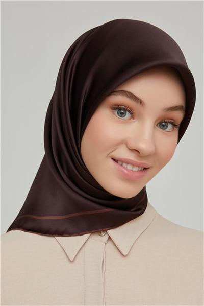 Armine Sura İpek Eşarp 21Ka8668 13