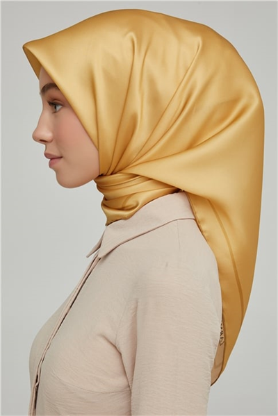 Armine Sura İpek Eşarp 21Ka8668 17