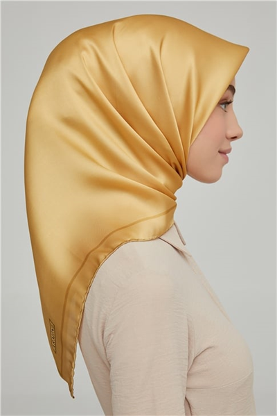 Armine Sura İpek Eşarp 21Ka8668 17